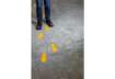 Immagine di Segnaletica da pavimento forma ''Impronta'' DURABLE RAL 1003 giallo 9x24 cm - conf. 10 pezzi - 17270