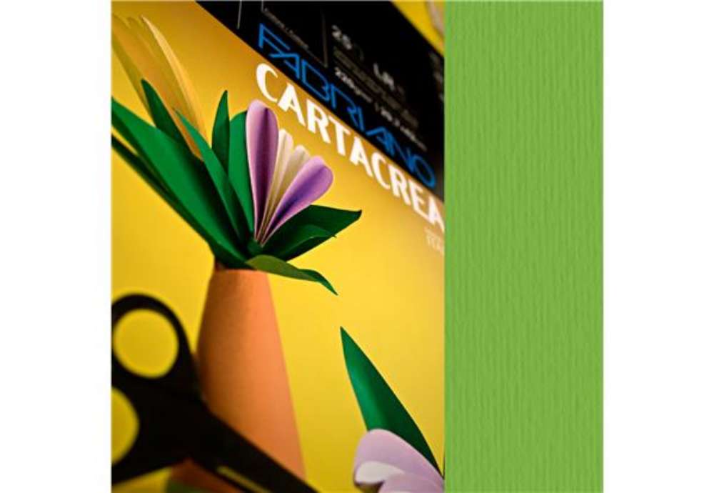 Immagine di Cartoncino CartaCrea - 35 x 50 cm - 220 gr - verde 111 - Fabriano - blister 10 fogli