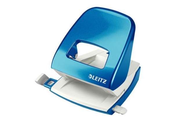 Immagine di Perforatore 5008 New NeXXt WOW - passo 8 cm - max 30 fogli - 2 fori - blu metallizzato - Leitz