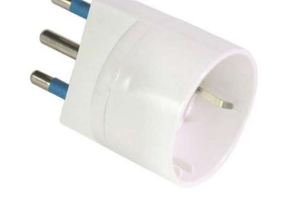Immagine di Adattatore semplice con spina 2P+T 16A - presa Schuko 16A - MKC
