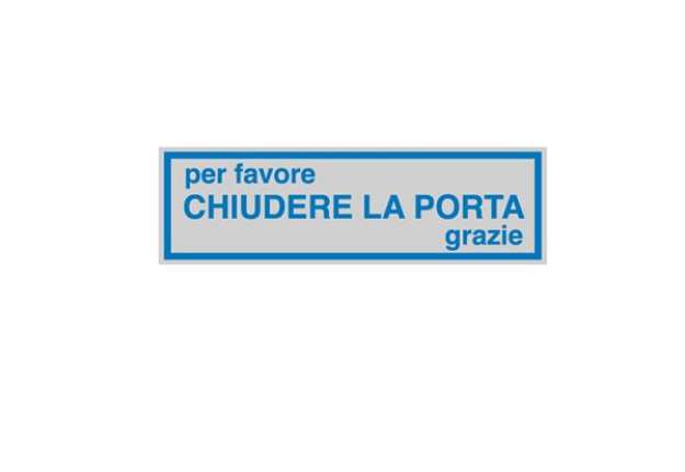 Immagine di Targhetta adesiva - CHIUDERE LA PORTA... - 16,5 x 5 cm - Cartelli Segnalatori